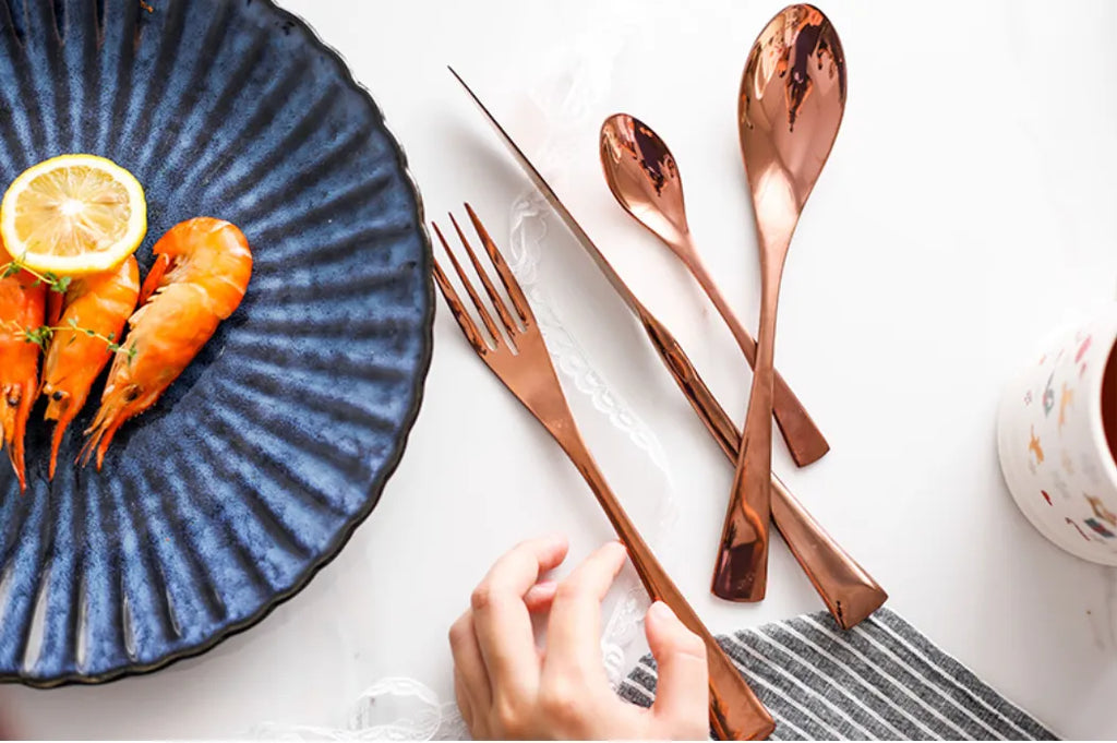 مجموعة أدوات المائدة مونارك